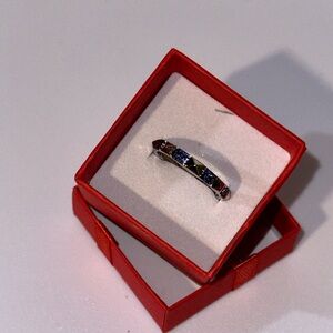 Chic Silver Ring with Blue Accents size 8
